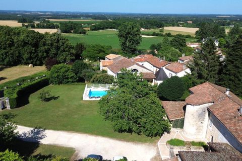 Villa a Charras, Charente, Charras - € 625.000 | Ref: B84B436981764D6D - foto 2