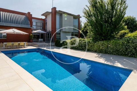 Villa a La Moraleja, Madrid, La Moraleja - € 2.825.000 | Ref: VMN2601004 - foto 1