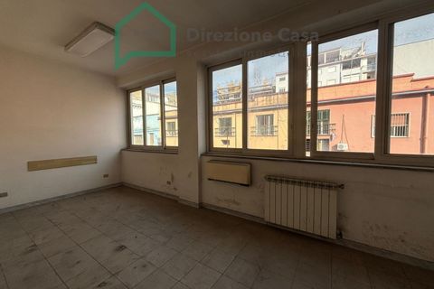 Erhvervsejendom i Naples, Naples, Naples - € 139.000 | Ref: VIA G.PALMIERI - foto 4