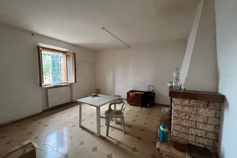Villa a Collesalvetti, Livorno, Collesalvetti - € 150.000 | Ref: 2026Li002 - foto 3
