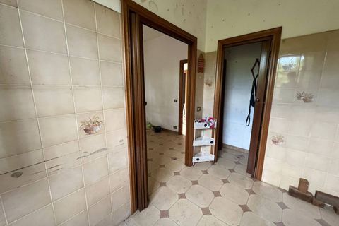 Villa a Collesalvetti, Livorno, Collesalvetti - € 150.000 | Ref: 2026Li002 - foto 11