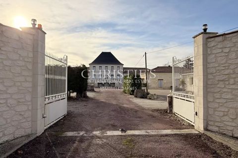 Villa a Angouleme, Charente, Angouleme - € 2.730.000 | Ref: NH1020 - foto 2