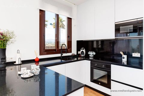 Villa a Finestrat, Alicante, Finestrat - € 735.000 | Ref: N-5311976 - foto 4