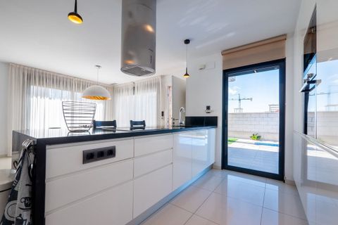 Villa a Almoradi, Alicante, Almoradi - € 499.500 | Ref: MLSC437221/13477 - foto 6