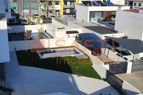 Villa i Corroios, Setubal, Corroios - € 765.000 | Ref: SAFTI:007573 - foto 1