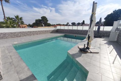 Villa i Torrevieja, Alicante, Torrevieja - € 665.000 | Ref: C-1173 - foto 11