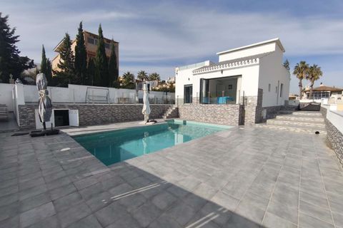 Villa i Torrevieja, Alicante, Torrevieja - € 665.000 | Ref: C-1173 - foto 2