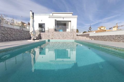 Villa i Torrevieja, Alicante, Torrevieja - € 665.000 | Ref: C-1173 - foto 12