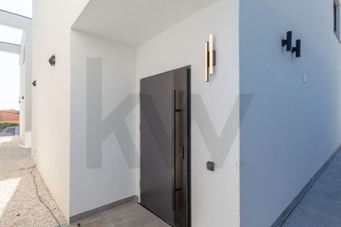 Villa i Alcabideche, Lisbon, Alcabideche - € 1.750.000 | Ref: KWPT-002094 - foto 2