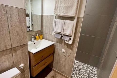 Studio in Eyragues, Bouches-du-Rhone, Eyragues - € 600/month | Ref: 851354 - photo 4