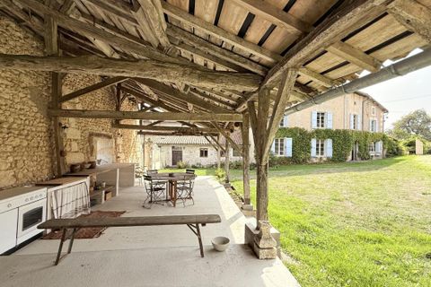 Villa i Aubeterre-sur-Dronne, Charente, Aubeterre-sur-Dronne - € 345.000 | Ref: ED15CFA74DCE46FE - foto 5