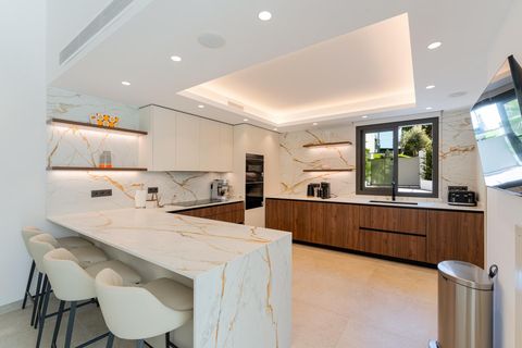 Villa a Marbella, Malaga, Marbella - € 4.950.000 | Ref: HRvillacamelia - foto 24