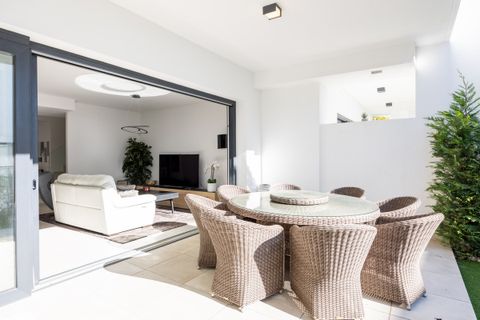 Rækkehus i Estepona, Malaga, Estepona - € 899.000 | Ref: R5161600 - foto 23