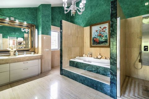 Villa a Elviria, Malaga, Elviria - € 2.900.000 | Ref: R4867882 - foto 13