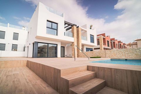 Villa - Punta Prima, Alicante, Punta Prima - € 699 900 | Réf : N6722 - photo 2