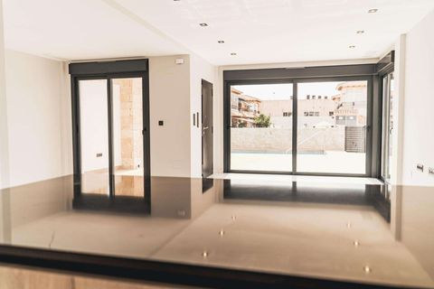 Villa - Punta Prima, Alicante, Punta Prima - € 699 900 | Réf : N6722 - photo 13