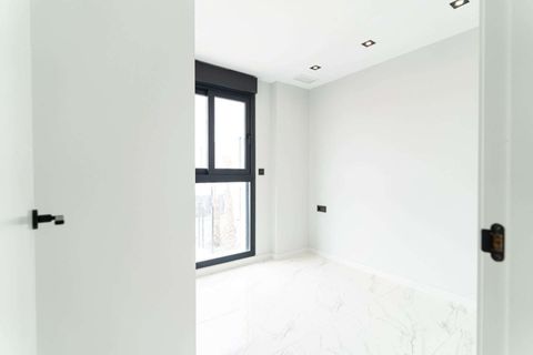 Villa - Punta Prima, Alicante, Punta Prima - € 699 900 | Réf : N6722 - photo 36