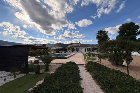 Villa a Castalla, Alicante, Castalla - € 449.995 | Ref: JJ7244 - foto 13