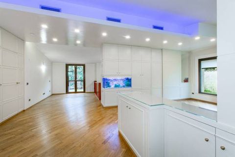 Villa a Pomezia, Rome, Pomezia - € 599.000 | Ref: 1001-731 - foto 9
