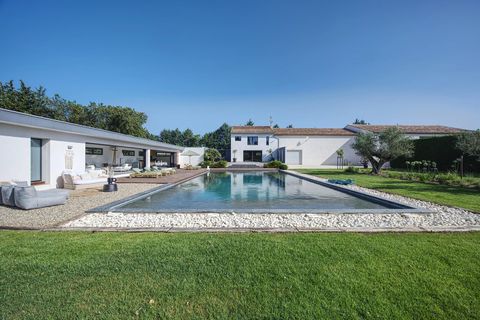 Villa a Eyguières, Bouches-du-Rhone, Eyguières - € 1.550.000 | Ref: HH-16021825 - foto 17