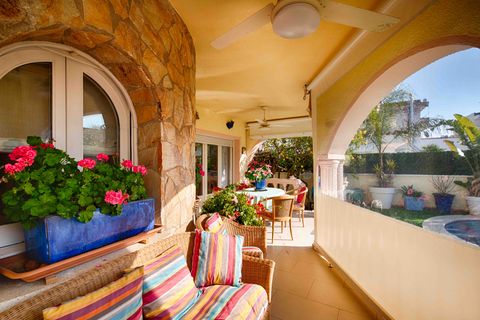 Villa i Empuriabrava, Gerona, Empuriabrava - € 525.000 | Ref: W-047YS6 - foto 8