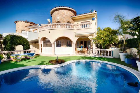 Villa i Empuriabrava, Gerona, Empuriabrava - € 525.000 | Ref: W-047YS6 - foto 3