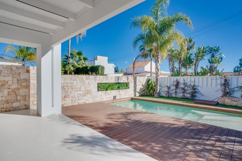 Villa a Estepona, Malaga, Estepona - € 1.595.000 | Ref: HFMs677133 - foto 3