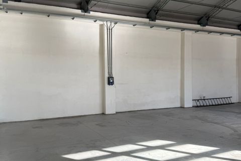 L'establiment comercial a Lecce, Lecce, Lecce - € 3.000/mes | Ref: 3000LEQUILE - foto 6