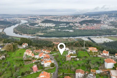 Helårsgrund i Coimbra, Coimbra, Coimbra - € 80.000 | Ref: C0396-00862 - foto 1