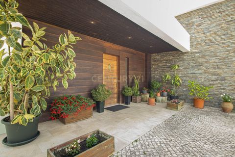 Villa i Almocageme, Lisbon, Almocageme - € 1.000.000 | Ref: C0183-01343 - foto 9