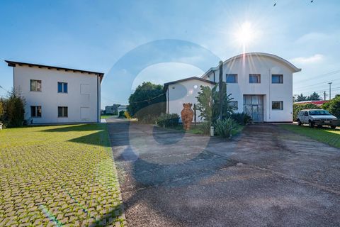Erhvervsejendom i Bari, Bari, Bari - € 1.600.000 | Ref: Complesso_polifunzionale_Mungivacca - foto 1