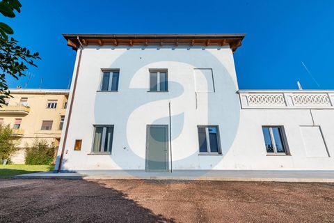 Erhvervsejendom i Bari, Bari, Bari - € 1.600.000 | Ref: Complesso_polifunzionale_Mungivacca - foto 26