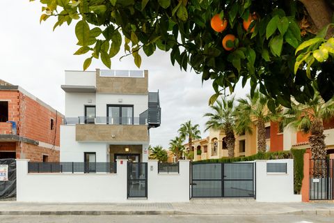 Villa a Torrevieja, Alicante, Torrevieja - € 409.000 | Ref: C074-D01-V33 - foto 2