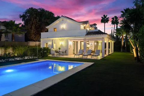 Villa i Marbella, Malaga, Marbella - € 2.650.000 | Ref: NFVillaCisne - foto 19