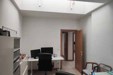 L'establiment comercial a Terni, Terni, Terni - € 650/mes | Ref: ENF-1919 - foto 10
