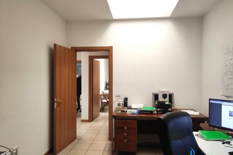 L'establiment comercial a Terni, Terni, Terni - € 650/mes | Ref: ENF-1919 - foto 17