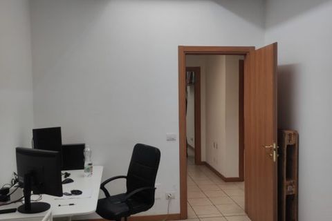 L'establiment comercial a Terni, Terni, Terni - € 650/mes | Ref: ENF-1919 - foto 18
