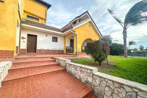 Villa i Capua, Caserta, Capua - € 319.000 | Ref: 319-IND - foto 2