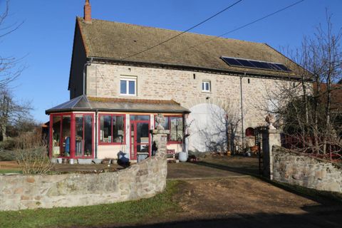 Farm hus i Auxy, Saone-et-Loire, Auxy - € 250.000 | Ref: 5913 - foto 1