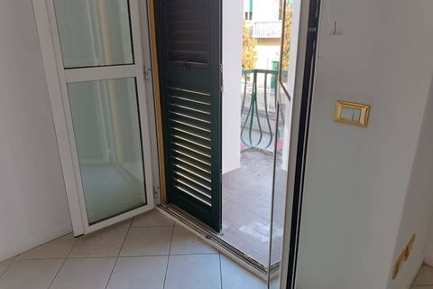 L'establiment comercial a Pontedera, Pisa, Pontedera - € 700/mes | Ref: DV2026002 - foto 2