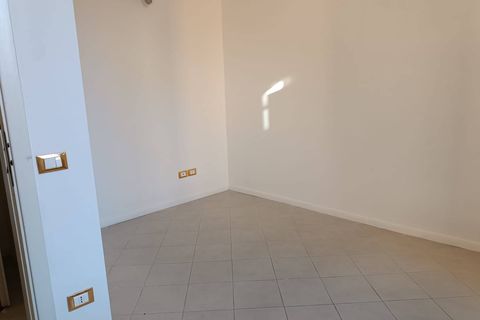 L'establiment comercial a Pontedera, Pisa, Pontedera - € 700/mes | Ref: DV2026002 - foto 17