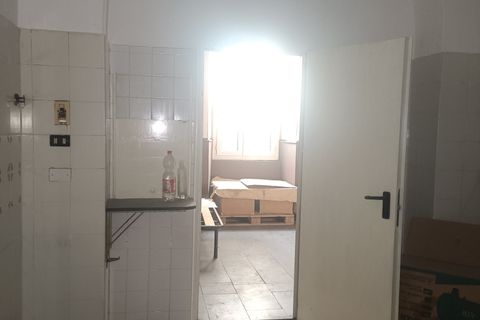 L'establiment comercial a Genoa, Genoa, Genoa - € 1.400/mes | Ref: 29834 - foto 12