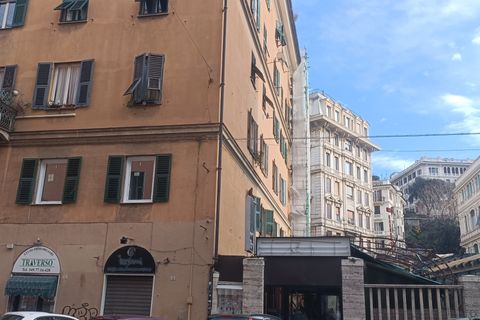 L'establiment comercial a Genoa, Genoa, Genoa - € 1.400/mes | Ref: 29834 - foto 24