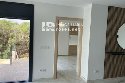 Villa a Roses, Gerona, Roses - € 659.000 | Ref: 3218 - foto 6