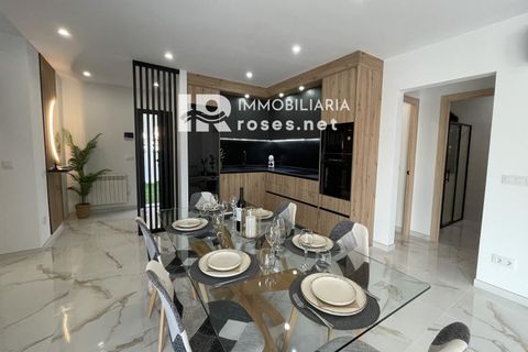 Villa a Roses, Gerona, Roses - € 659.000 | Ref: 3218 - foto 9