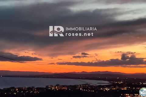 Villa a Roses, Gerona, Roses - € 659.000 | Ref: 3218 - foto 31