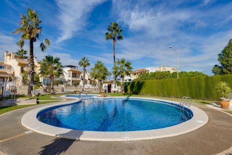 Rækkehus i Punta Prima, Alicante, Punta Prima - € 236.000 | Ref: THKAM-02140-4512 - foto 2