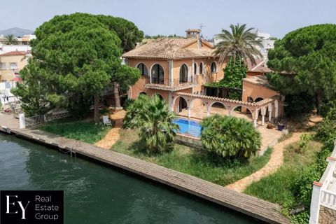 Villa a Empuriabrava, Gerona, Empuriabrava - € 1.590.000 | Ref: EMP-01 - foto 10