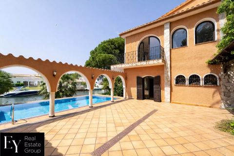 Villa a Empuriabrava, Gerona, Empuriabrava - € 1.590.000 | Ref: EMP-01 - foto 24