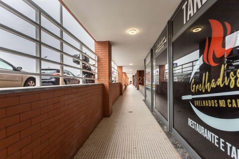 Erhvervsejendom i Carnaxide, Lisbon, Carnaxide - € 450.000 | Ref: C0379-00987 - foto 4